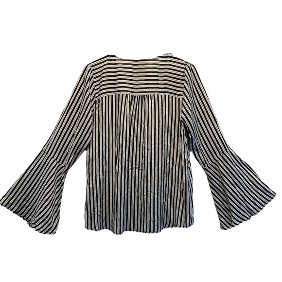 Savanna Jane Striped Straight Shooter Blouse size Small - Picture 8 of 8